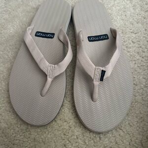 Hair Mari dunes women’s size 8 flip-flops